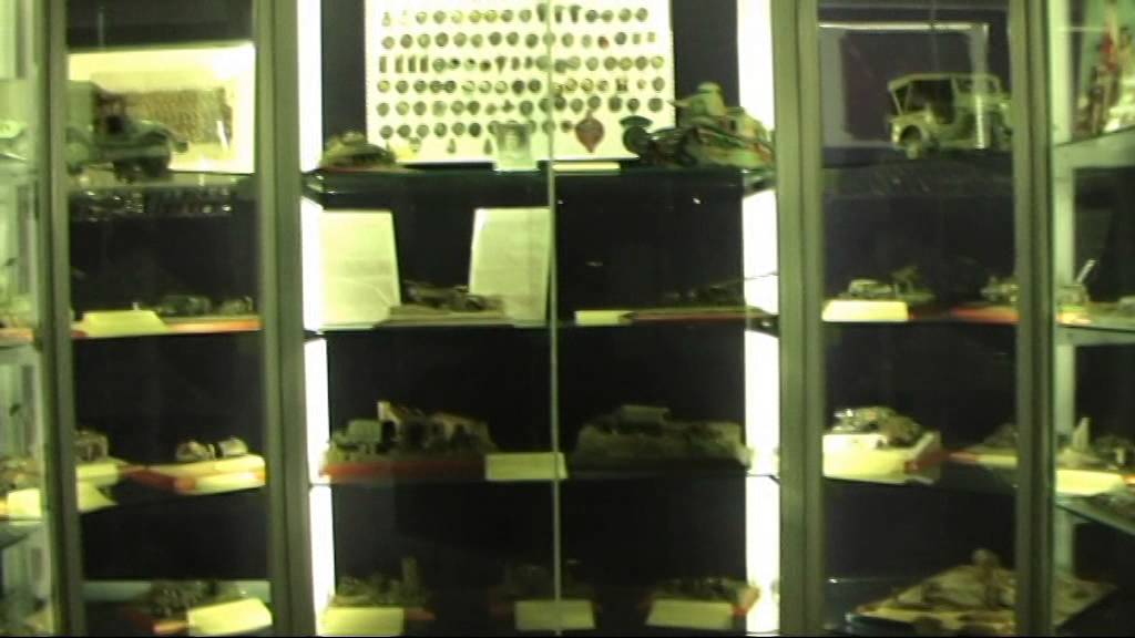 Mus&eacute;e des Troupes de marine - Salle des Insignes
