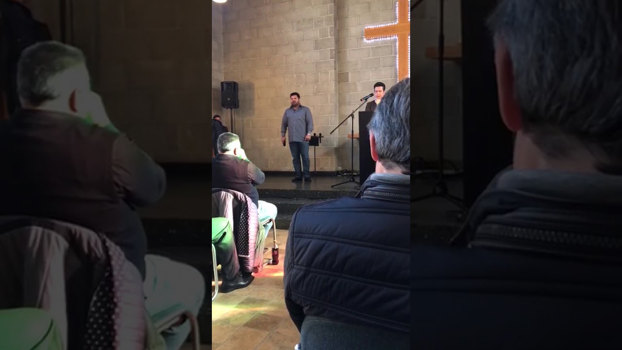 Sinti Gemeinde Köln (Pastor Rade). Zu Besuch Sänger Georgy