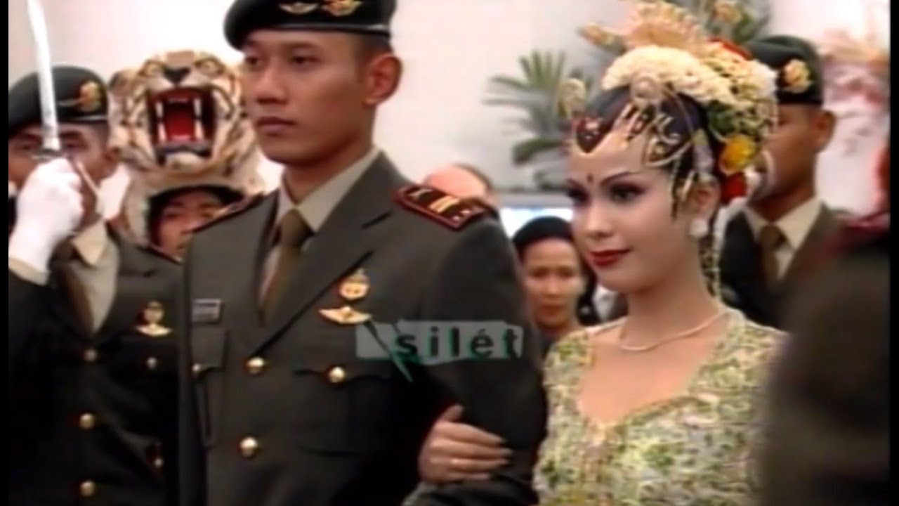 10 Tahun Rumah Tangga Mayor Inf. Agus Yudhoyono beserta Istri Annisa Pohan - Silet 08 Oktober 2015