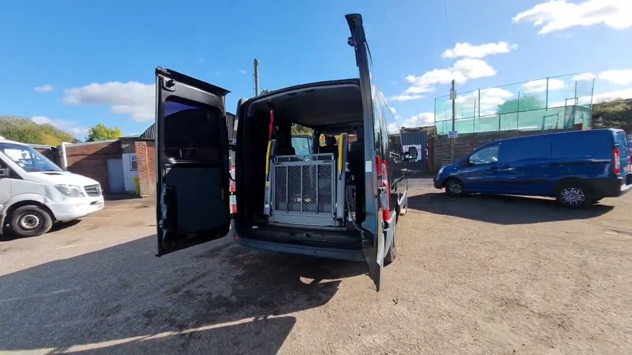 Yj65chg 2015 RENAULT MASTER SWB DIESEL FWD SL28dCi 125 Business Low Roof Van Quickshift6