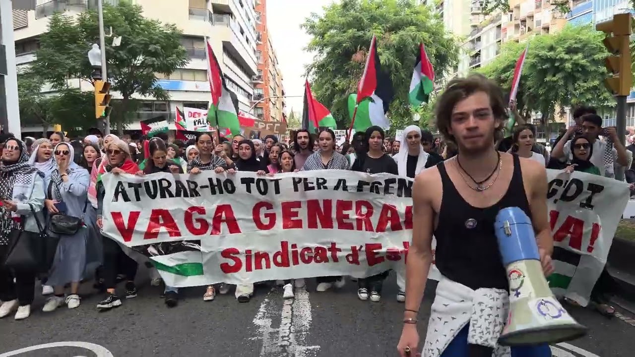 Unos 300 estudiantes protestan en Tarragona contra el genocidio del pueblo palestino