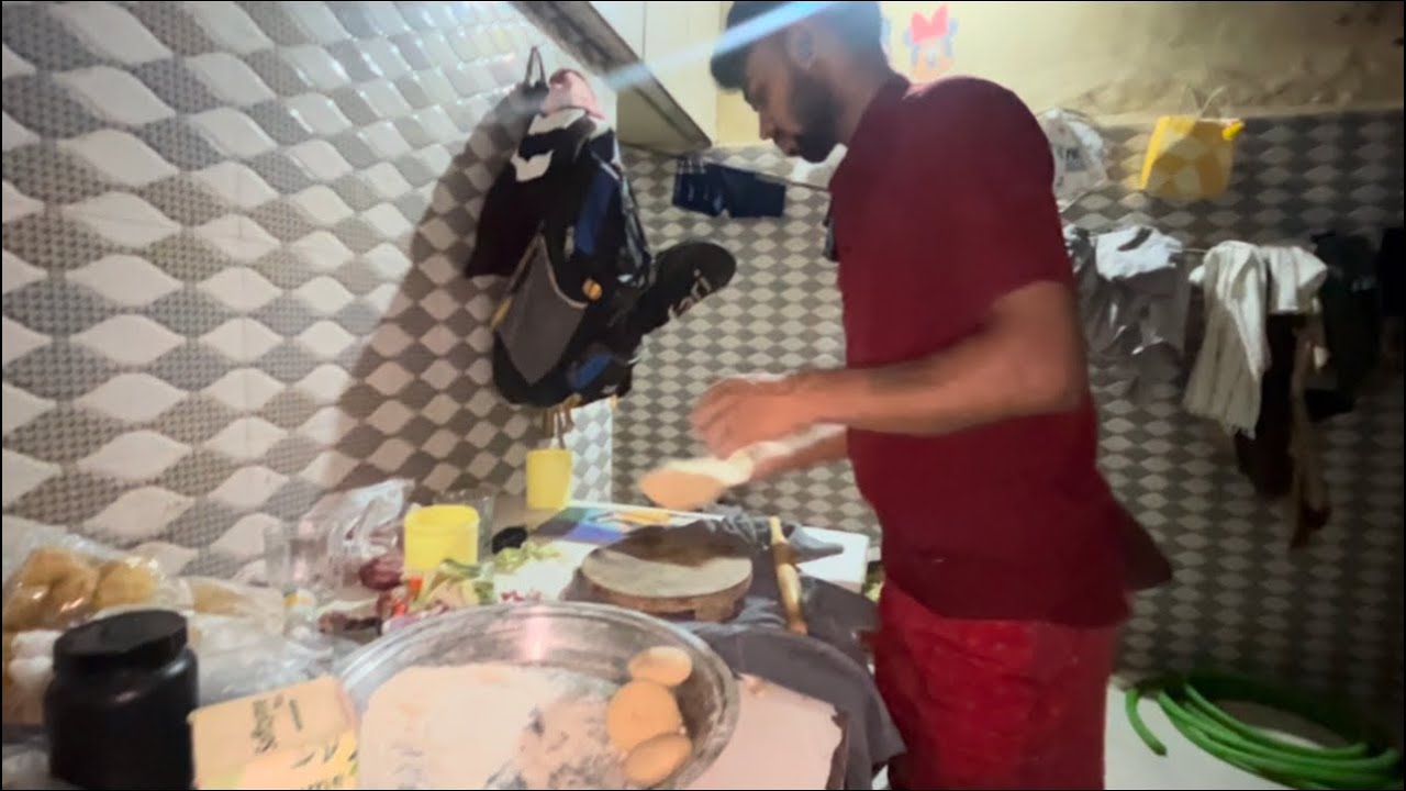 TO GUYS DEKHO BUDHIRAM AAJ ROTI 🫓 BANA RAHI HAI 