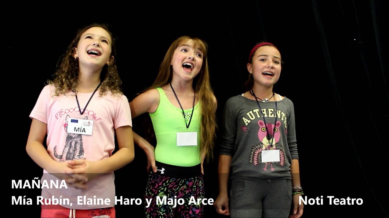 ANNIE EL MUSICAL. Ensayo y prueba de vestuario.