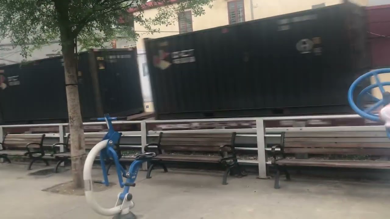 D19E-921 kéo H2201 thông qua chắn tự động về Ga Phủ Đức 