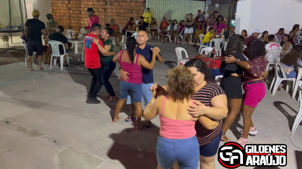 Forró puxado no interior só presta desse jeito gildenes Araújo tocando xote ao vivo em massapê Ceará