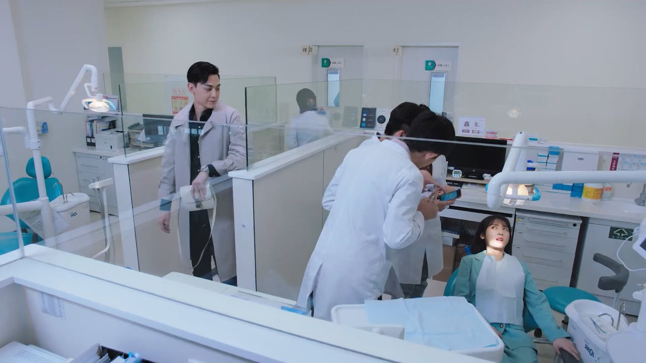 速看EP15|温少卿盯着丛容嘴看，丛容满怀期待的等着被吻，却没想他竟带她看了牙医【我的小确幸 My Little Happiness】