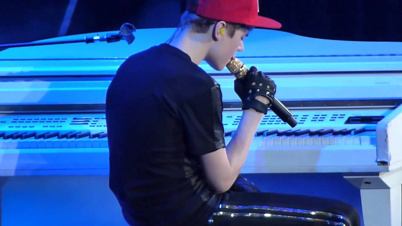 Justin Bieber 29/03/2011 Paris Bercy (Down to earth)