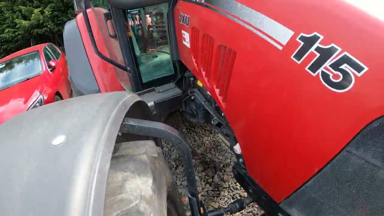 2011 Case IH JXU 115 4.5 Litre 4-Cyl Diesel Tractor (111 HP)