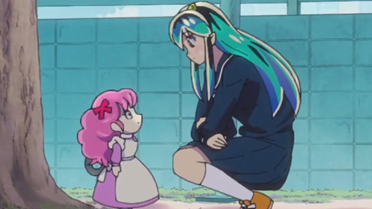 Lum-chan talks with a messenger robot from Ran-chan!  ^_^  