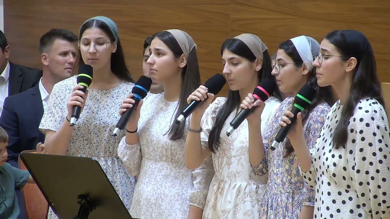 Surorile Burlacu- Eram copil, și-at&acirc;ta bucurie