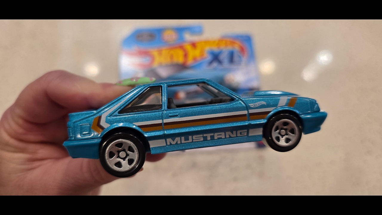 Распаковка и демонстрация модели Hot Wheels XL 1992 Ford Mustang Foxbody: покажи, поиграй и расск...