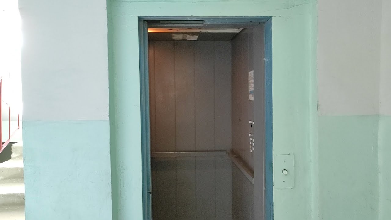 Финский лифт KONE 1980 года г.Саратов, улица Наумовская 41, подъезд 2