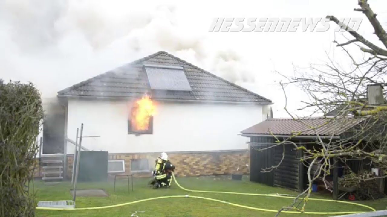 Bad Zwesten: Wohnhaus in Vollbrand 01.02.2016