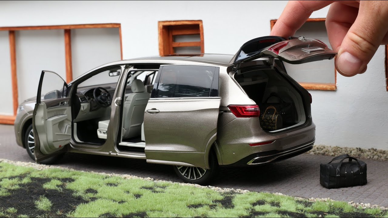 1:18 Volkswagen Viloran 380 TSI minivan 2020, Amber Gold - Paudi [Unboxing]