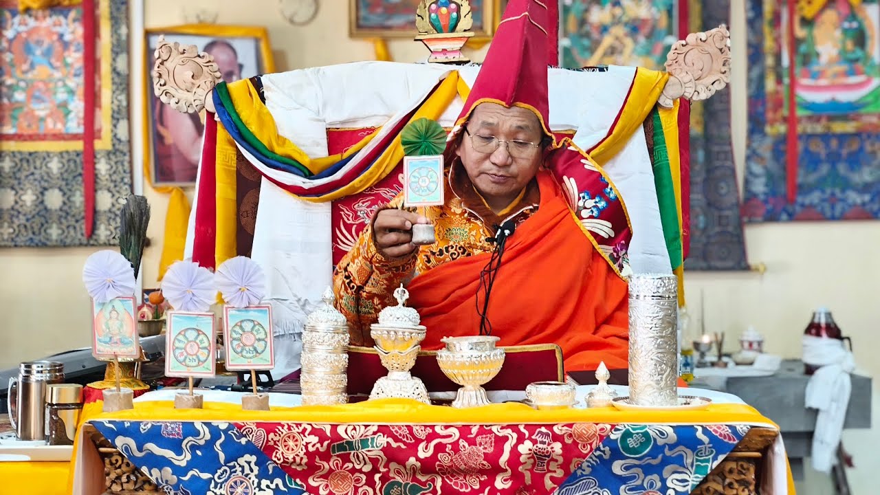 རིན་པོ་ཆེ་མཆོག་གཤམ་ཕྱོགས་མུལ་བྷིག་ཡུལ་དུ་འཕེབ་གནང་སོང།