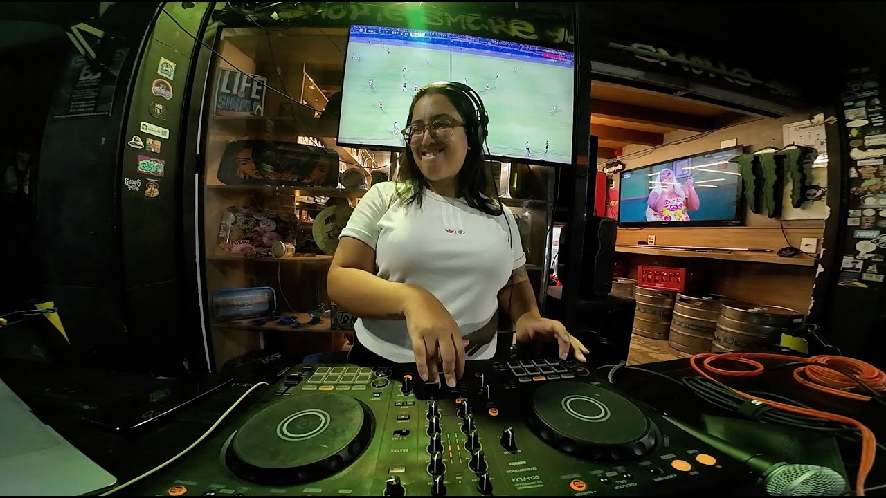 DJ Set - BK, Orochi, Matue, Xtranho, Ajuliacosta, Flora Matos, Luanna, Mac Miller, SZA, Alee, Veigh