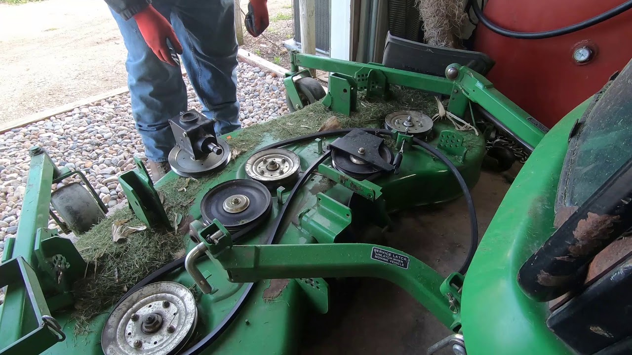 John Deere 1445 Deck Gearbox Reseal Part 2