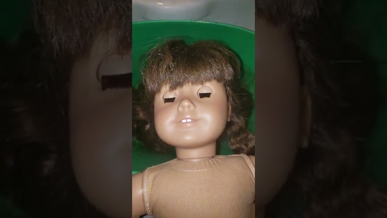 Pleasant Company Molly vs Mattel Molly: Lost Videos