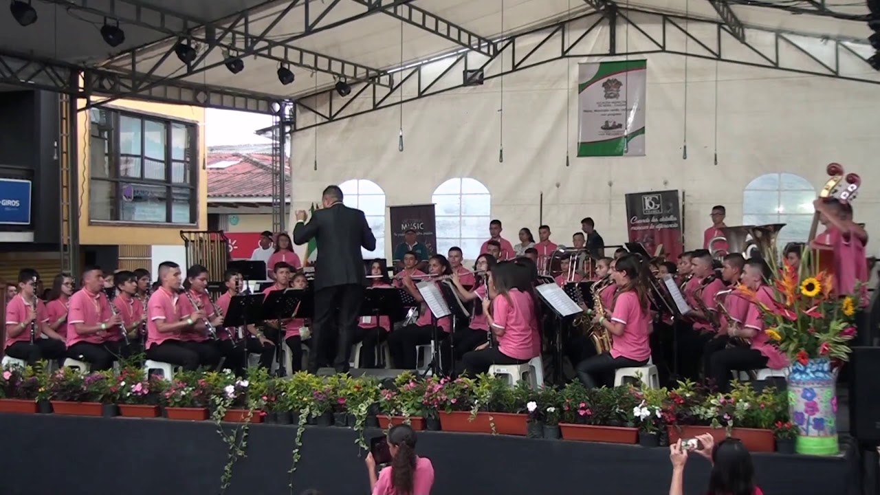 Danzas Armenias - Lorva Horovel. Banda Sinfónica I. E. Neira