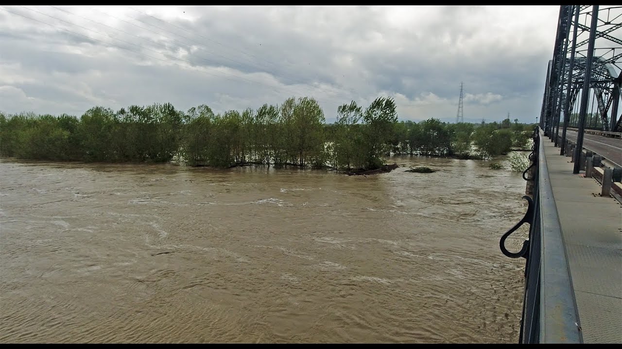 La piena del fiume Po dal ponte di Casei Gerola (PV) – 17 aprile 2025