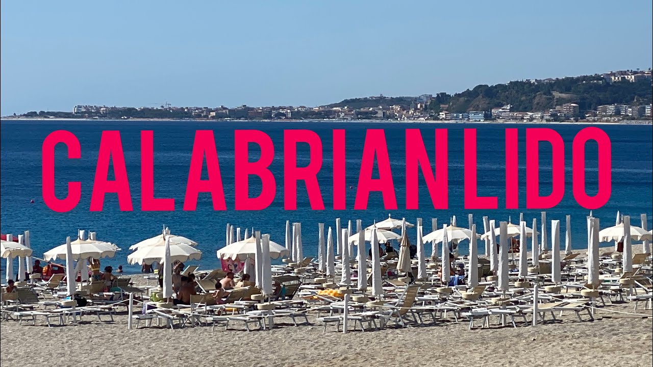 COME SEE A REAL CALABRIAN LIDO // Italians know how to summer #calabria #calabriadreaming #italia