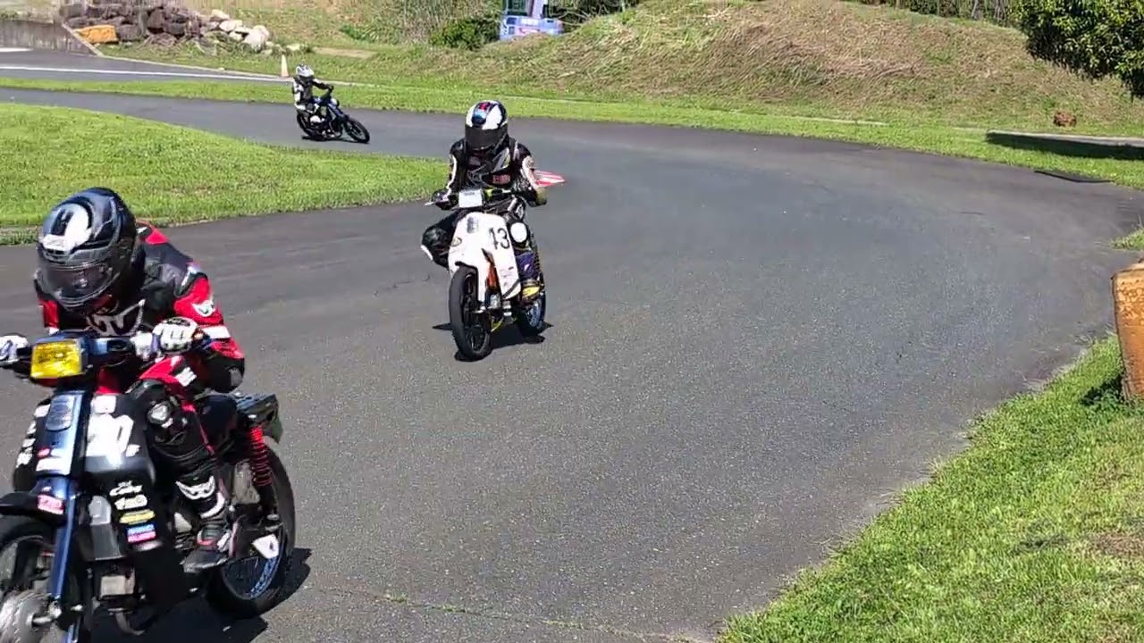 SKCレーシングサーキット  通常営業日だったけどカブしか走ってなかったので模擬レースやらせてもらった！ヒート1