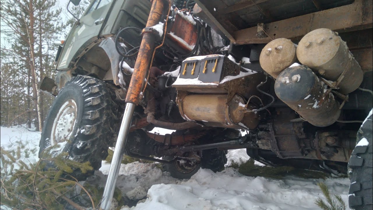 Камаз 4310 застрял, эксклюзивный домкрат опять выручил