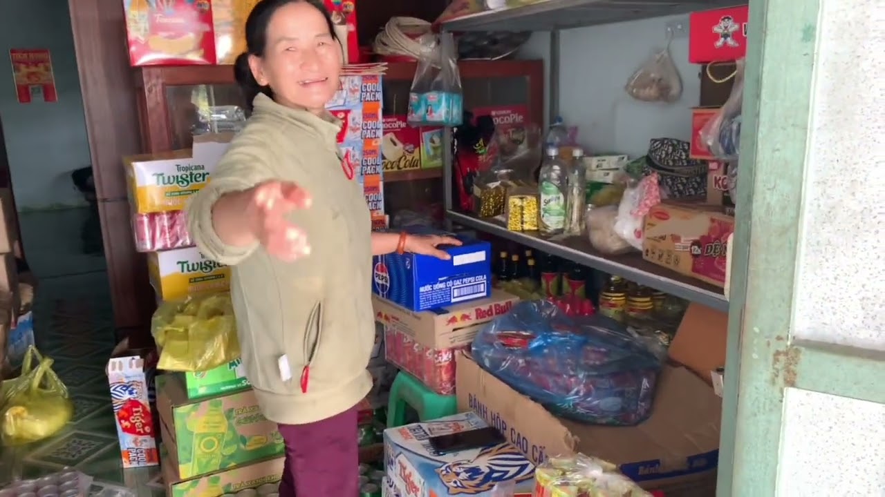 Mẹ tính giới thiệu tiệm tạp hoá triệu đô của mình