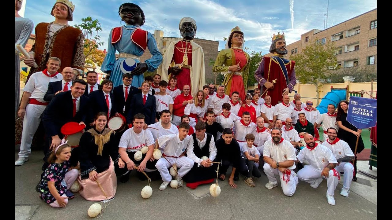 Gaiteros de Estella. Gigantes de Estella en Zaragoza, 2024