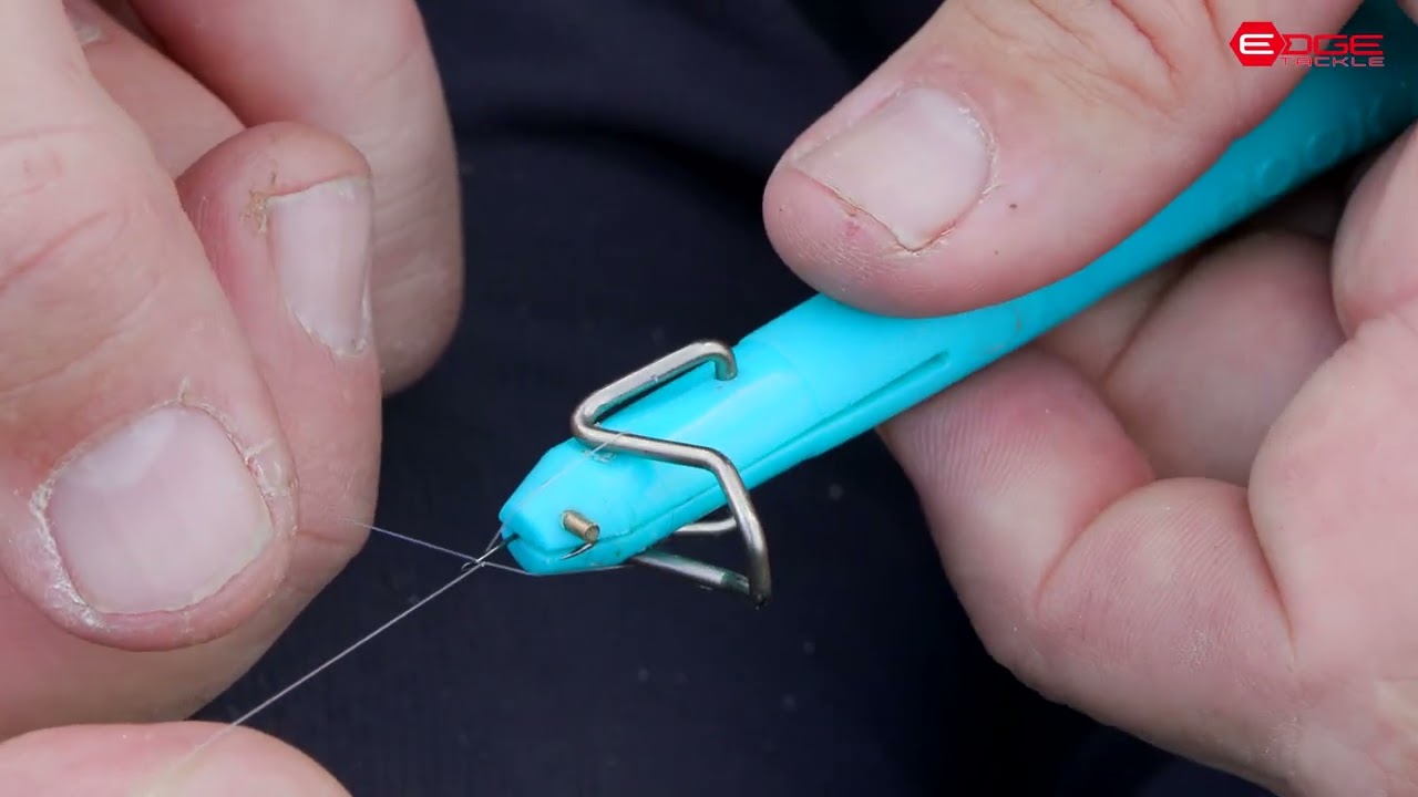 How to tie Spade End hooks with a hook tyer