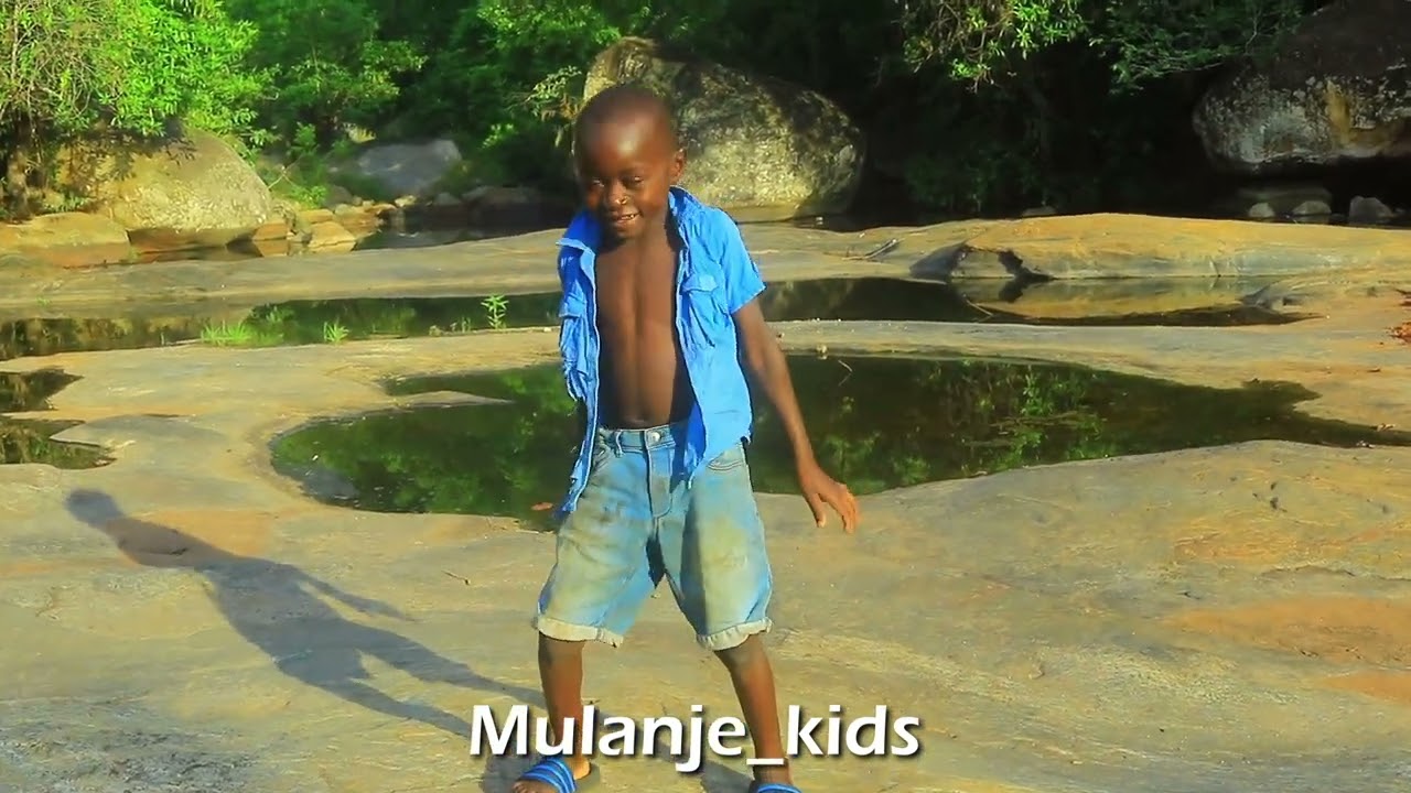 Marioo - Iphone Users (Dancing music video) prod by DeestarZA 