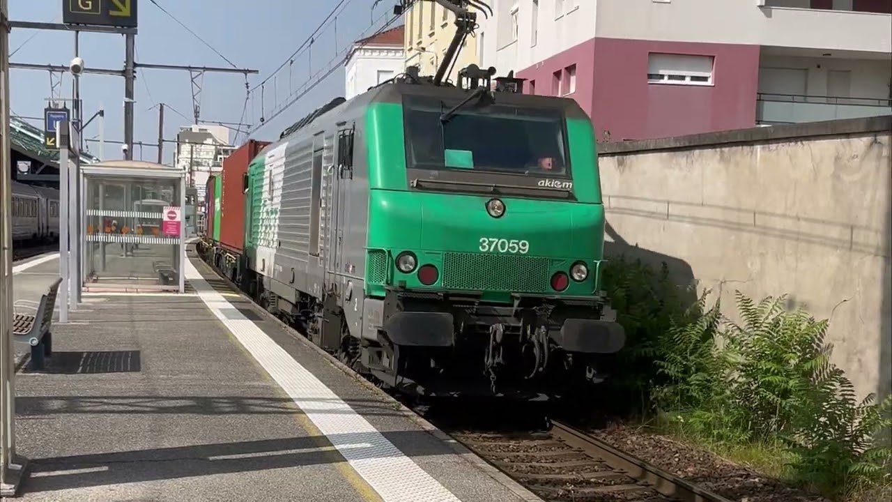 Des trains en gare de Valence ville et Lyon part dieu