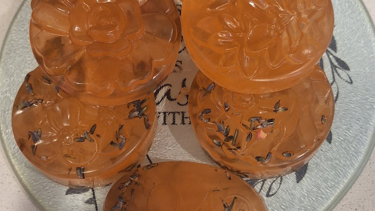 DIY Soap making with Illumive #meltandpour #soapmaking #soapdiy #asmr #soapasmr #meltandpoursoap