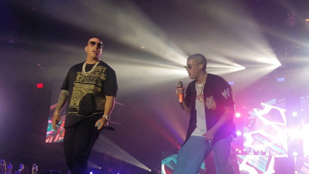 Bad Bunny featuring Cosculluela 