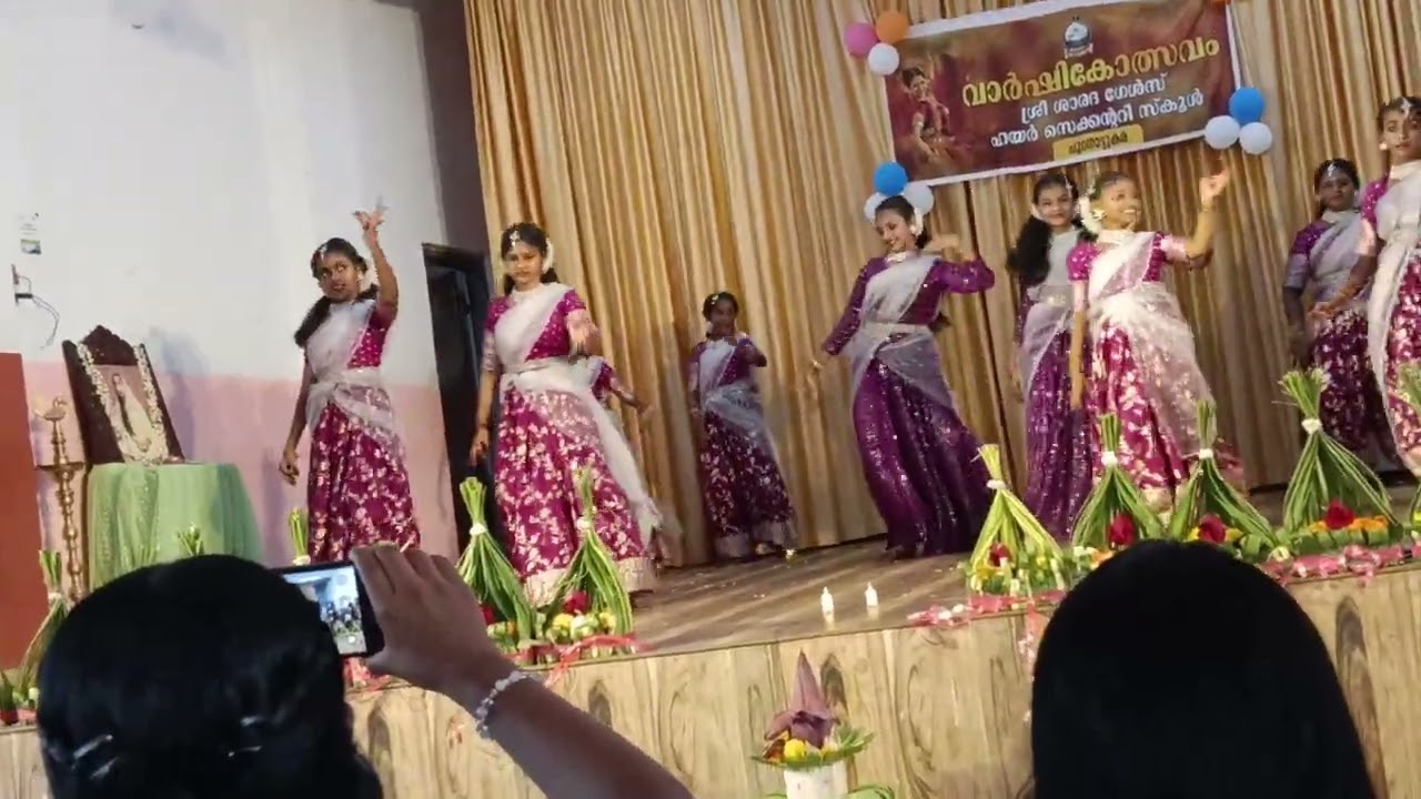 Shashikala charthiya deepavalayam dance