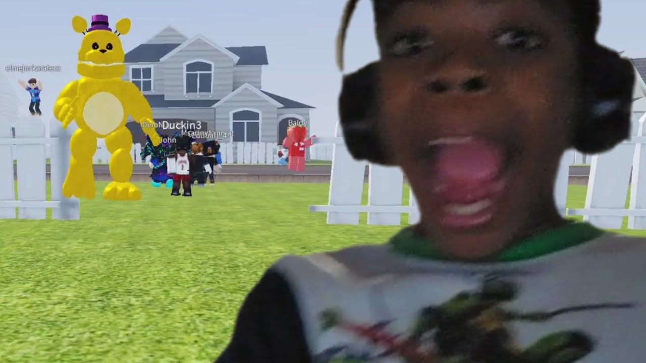 Playing hello fredbear on roblox [i screamed so loud]