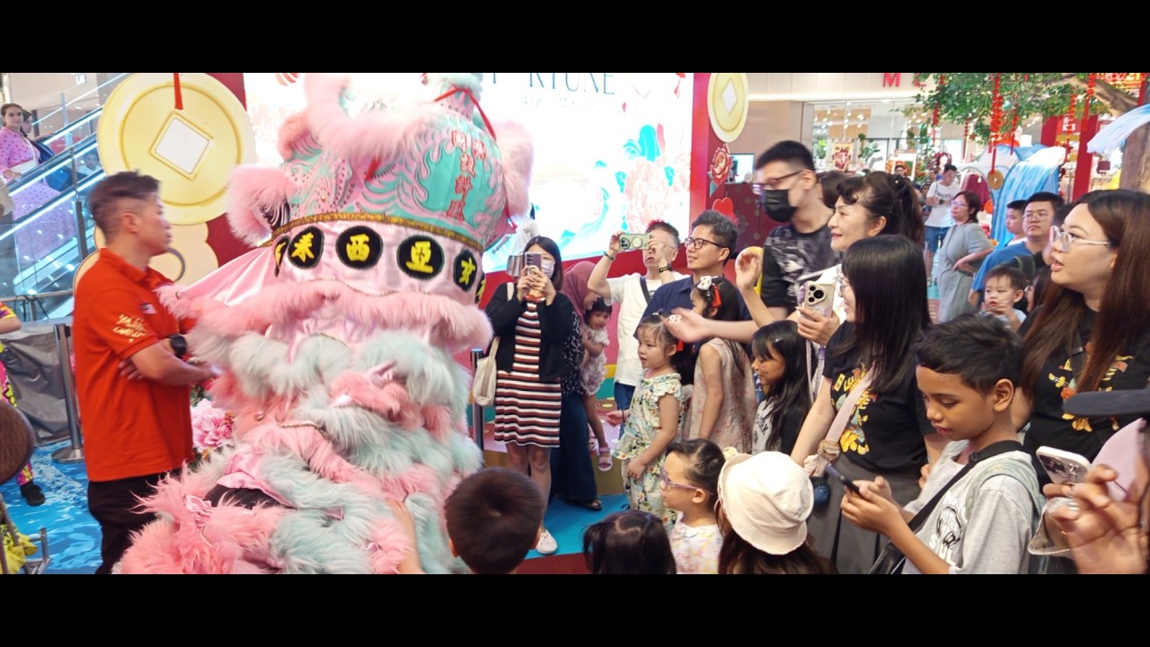 Lion Dance at LaLaport BBCC KL (Chinese New Year 2026 - Kuala Lumpur, Malaysia)