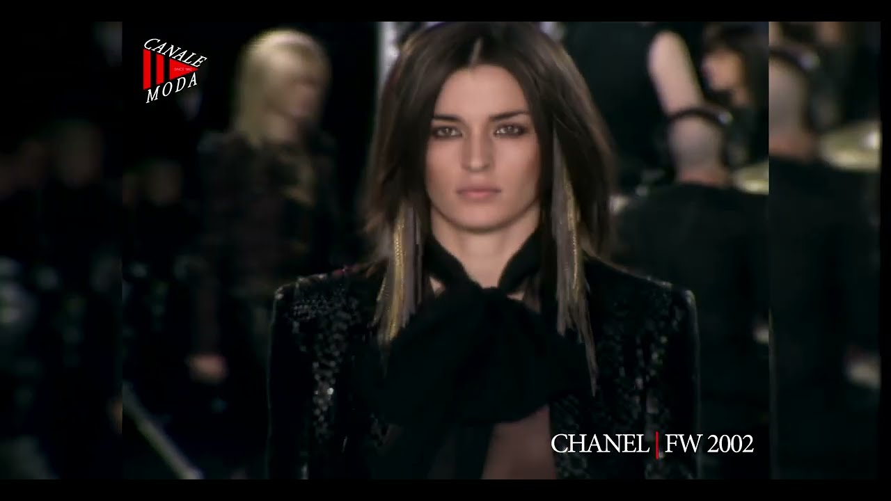 CHANEL Fall Winter 2002 Milan 4K - Canale Moda