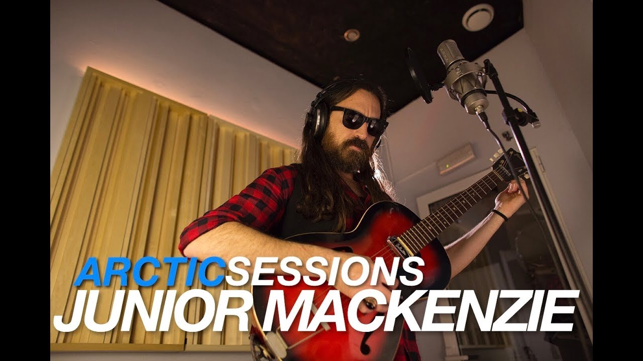 [ ARCTIC SESSIONS Vol.25 ] Junior Mackenzie - Haze