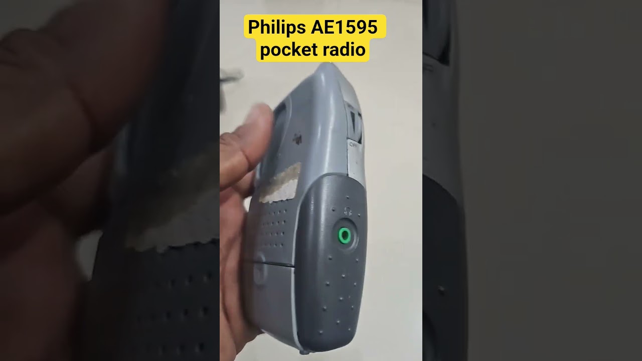 Philips AE1595 Jugnoo Pocket Radio, a portable analog device capable of receiving