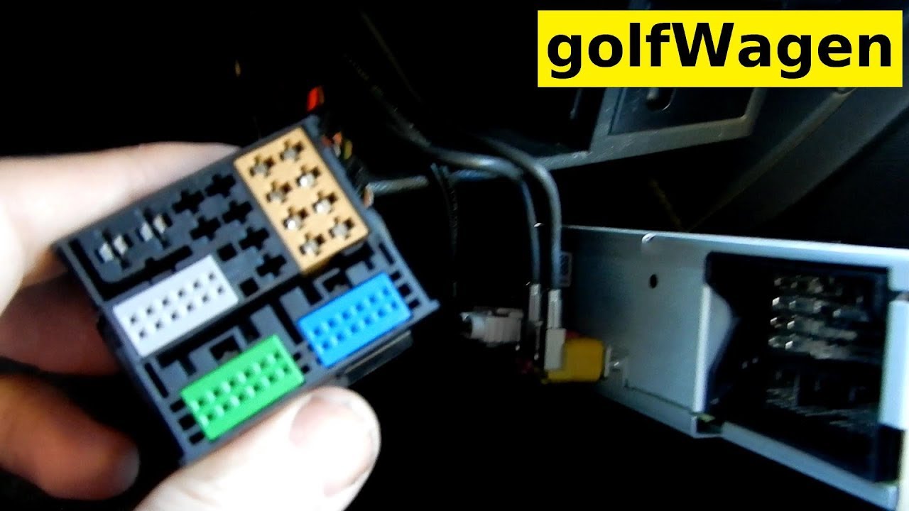VW Golf 7 rear view camera connect