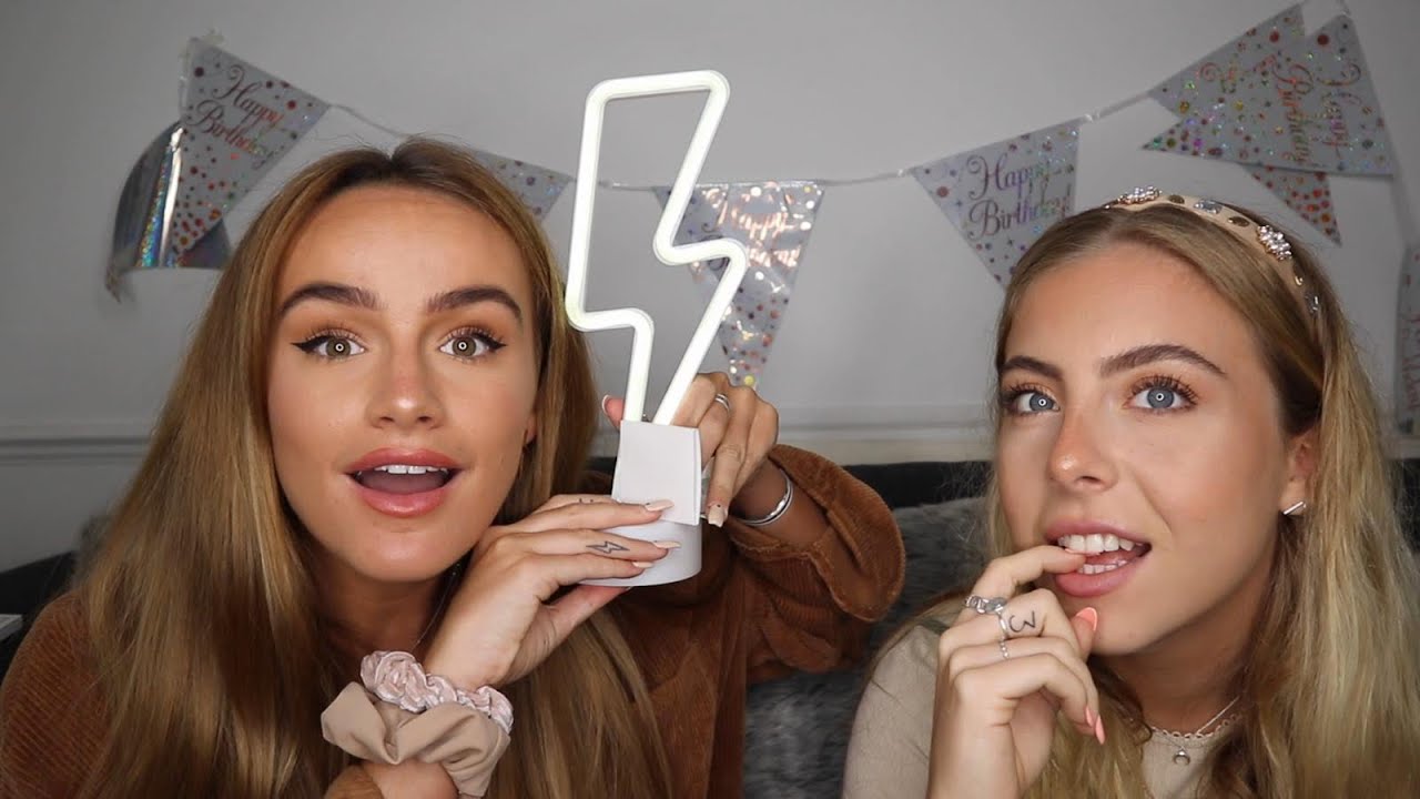 Giving my BFF her BIRTHDAY presents!!!🎉🎉🎉 | Syd and Ell