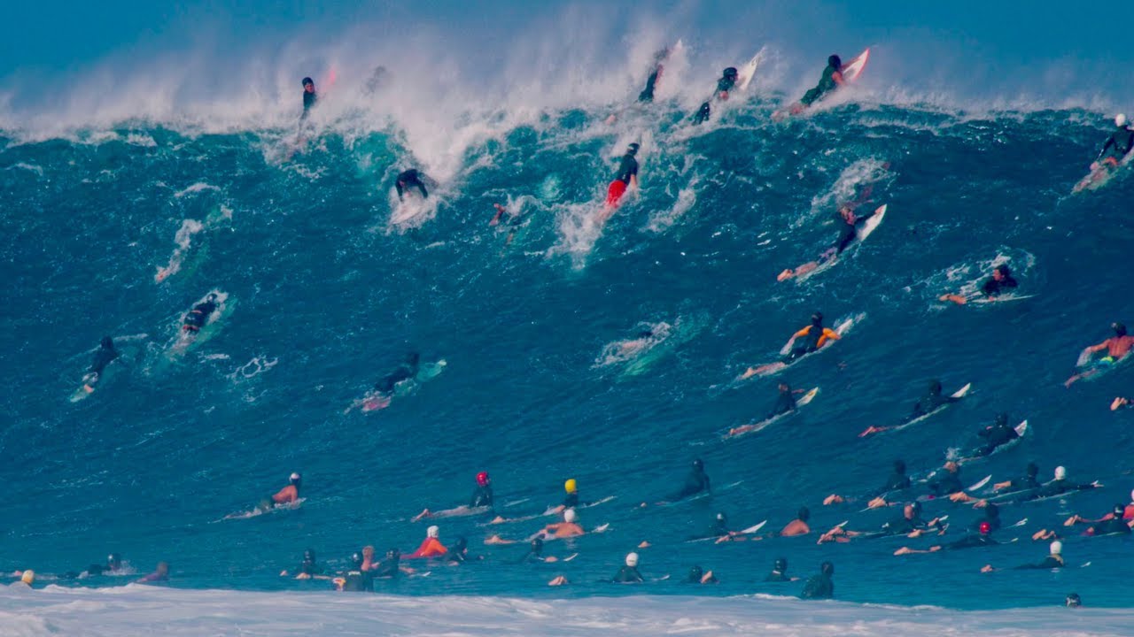 WHAT IT'S LIKE BATTLING PRO SURFERS AT ALL-TIME PIPELINE