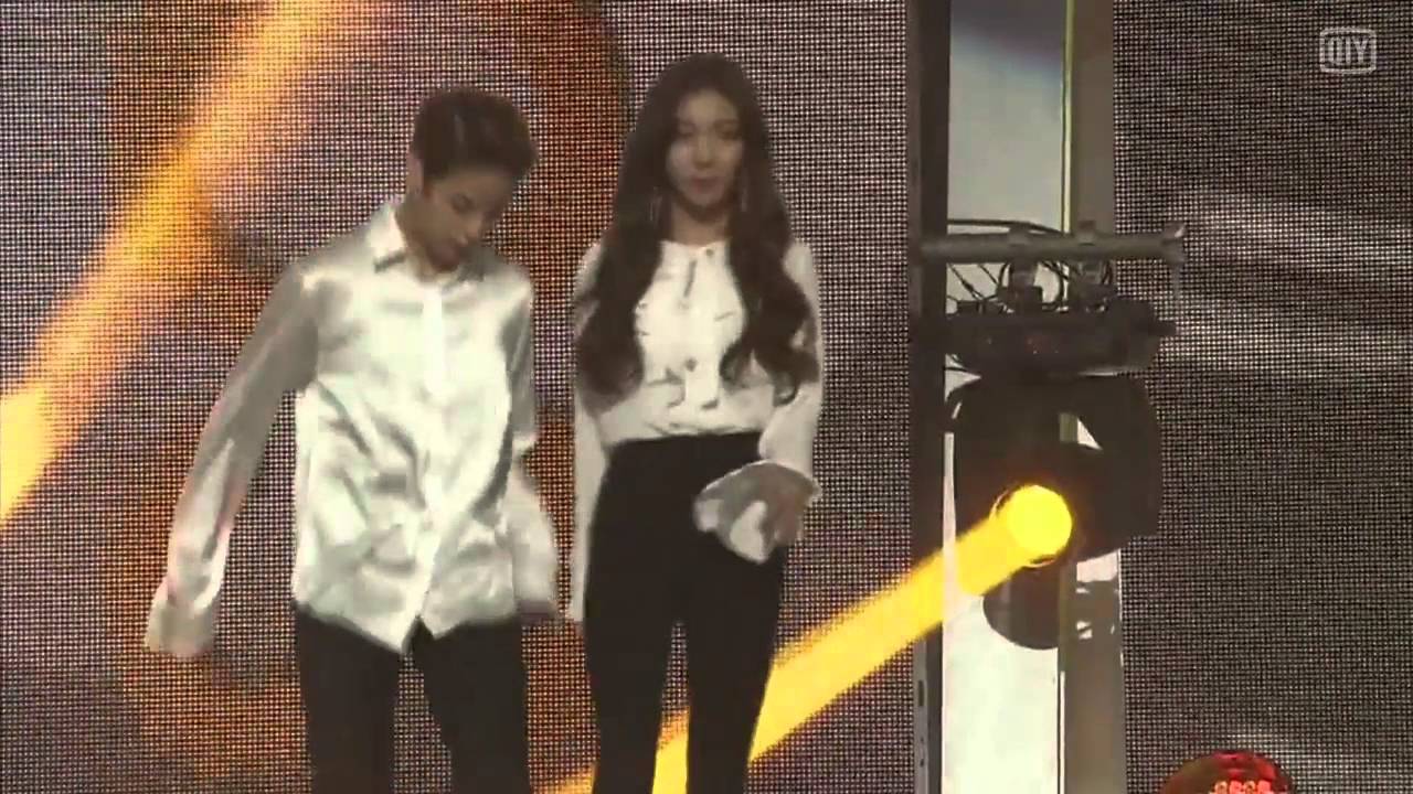 160121 30th Golden Disk Awards Opening f(x) Amber & Luna cut