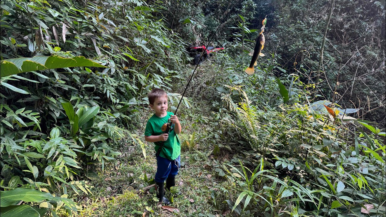 ENSINEI O NENEM A PESCAR E ELE PEGOU O SEU PRIMEIRO PEIXE. Thiago velho