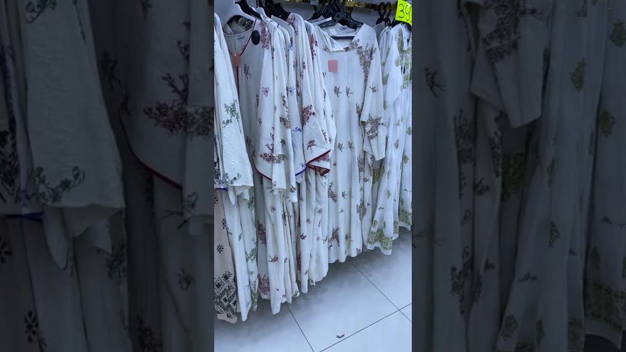 صولد كبير عند خالد برومود يوم السبت المحل فوق المرشي تاع الساعة سطيف 