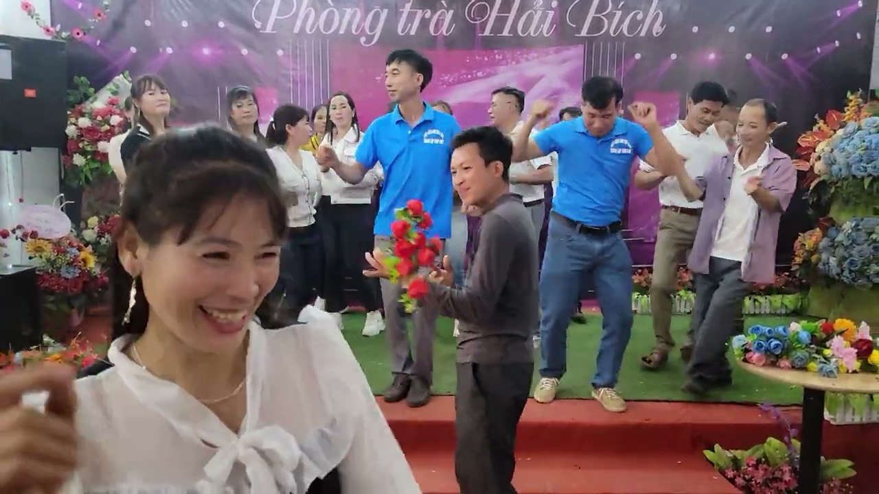 Trai xinh gái đẹp nhảy boney 79 tại phòng trà Hải Bích