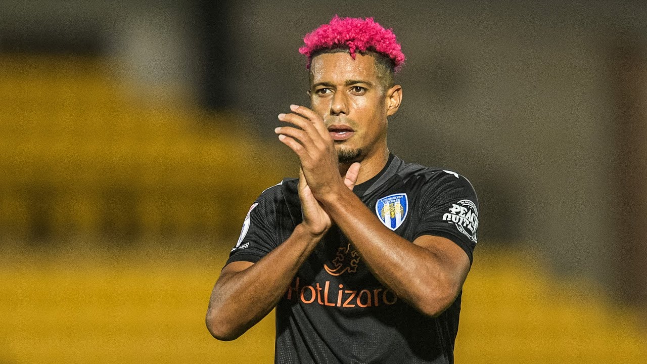 LYLE TAYLOR GOES PINK FOR OCTOBER | U's Striker Supporting Cancer Research UK