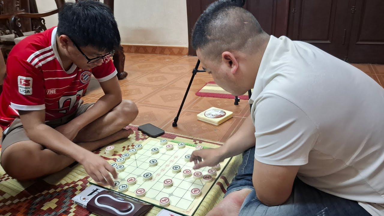 Hoa sơn luận kiếm: kiếm khách Đức Nam đại chiến làng Hương