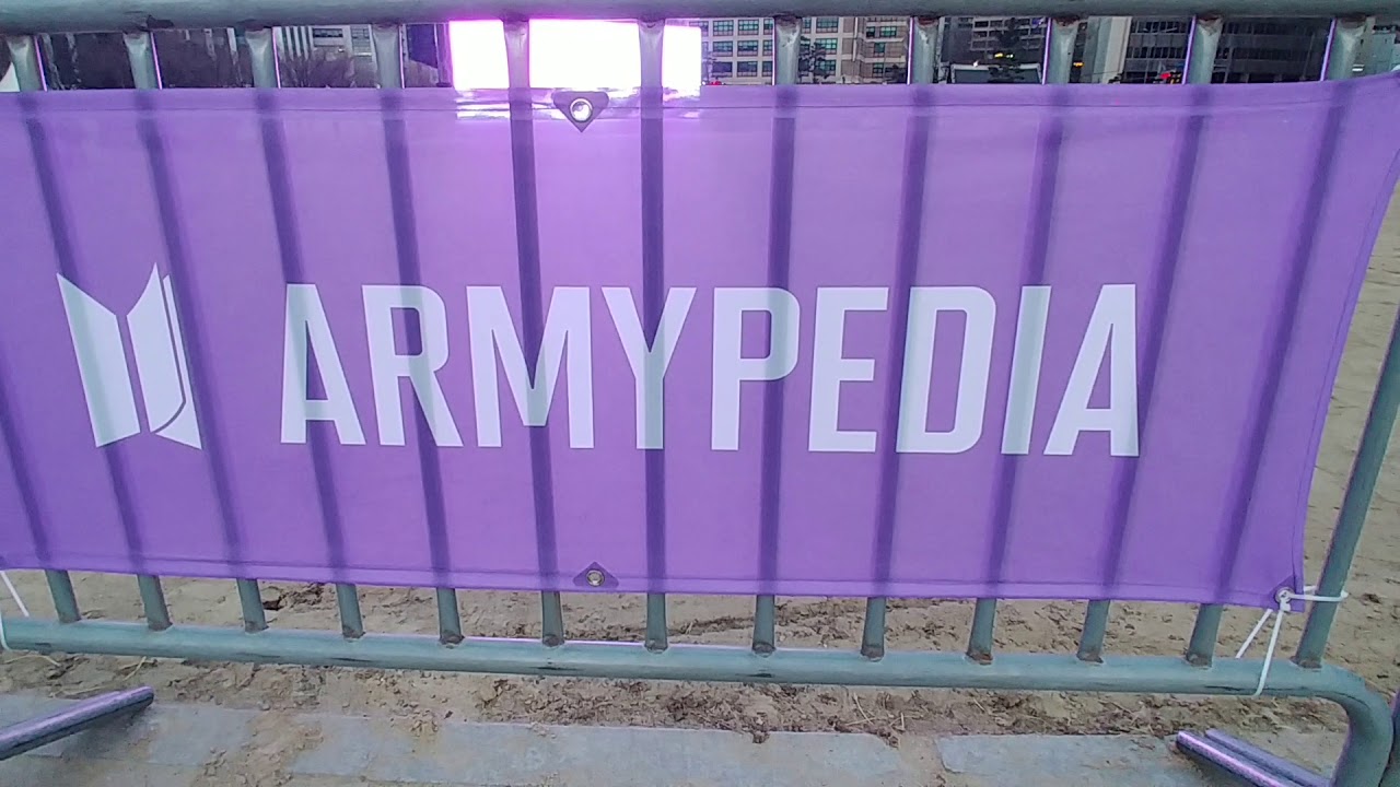 아미피디아 BTS 팬들을 위한 축제가 열리는 서울광장 어제 모습입니다.
